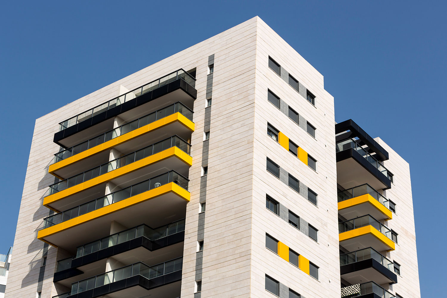 חיפוי אלומיניום למרפסות